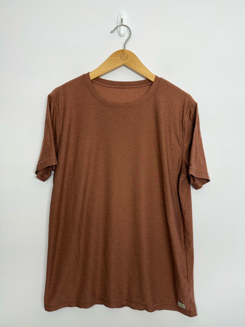 Vuori Starto Tech Short Sleeve Shirt Heather Sable Size Medium? 21” PTP